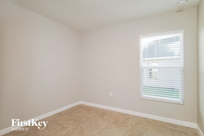 Building Photo - 349 S Haven Ct