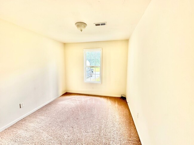 Building Photo - 1046 Henderson St