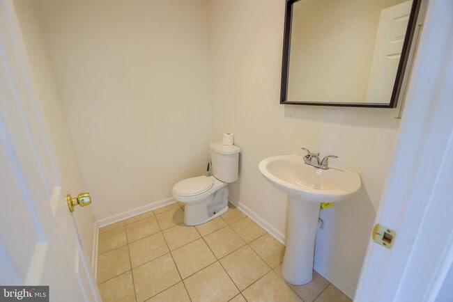 Building Photo - 18500 Bull Run Dr