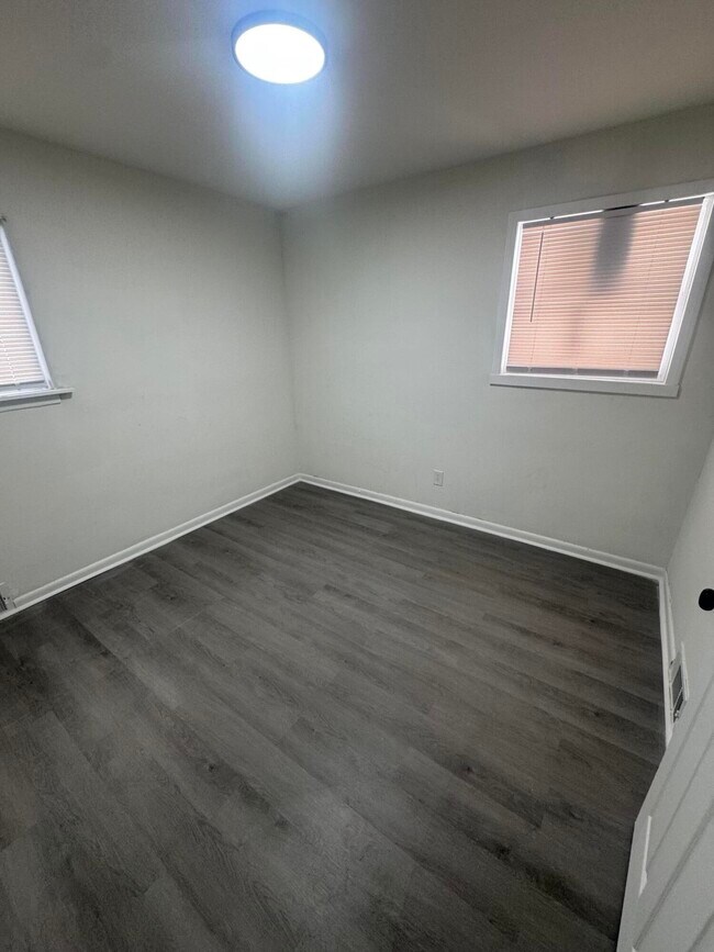 Building Photo - 9222 Forrer St