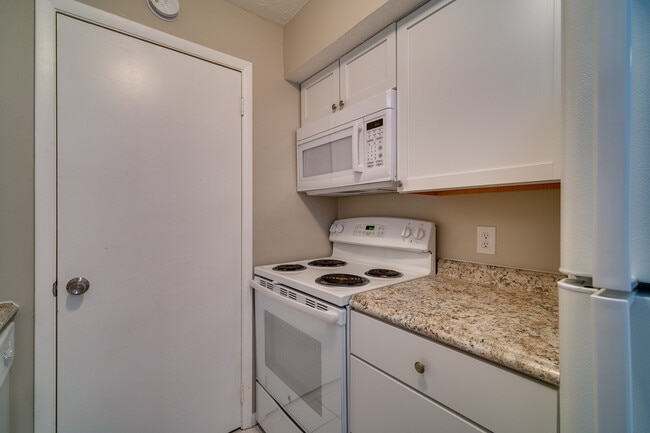 Building Photo - Woodside Apartments