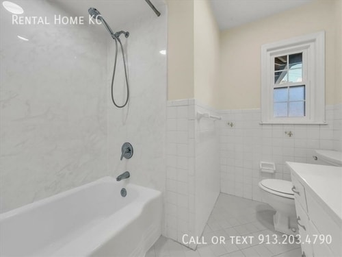 Building Photo - 6001 W 79th St
