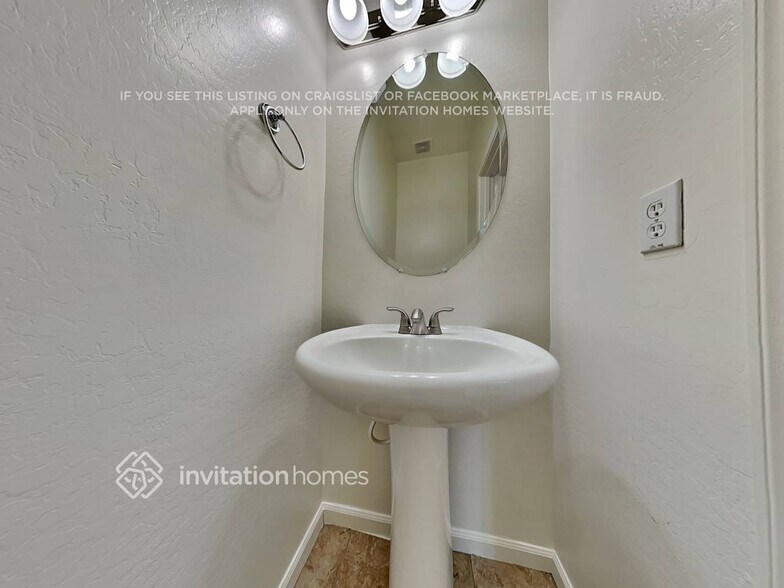 Building Photo - 3369 E Liberty Ln