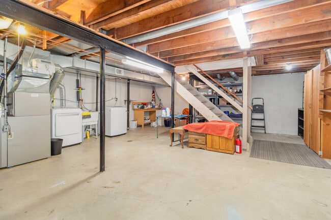Building Photo - 24750 Olde Orchard St