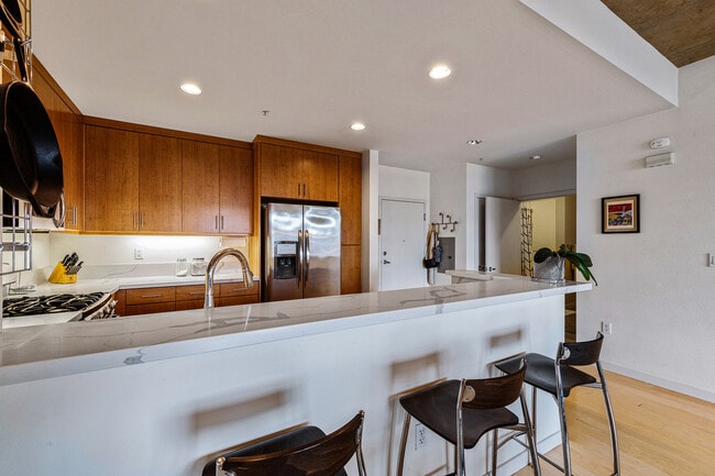 Building Photo - 288 3rd St