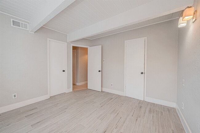 Building Photo - 6311 Crestside Dr