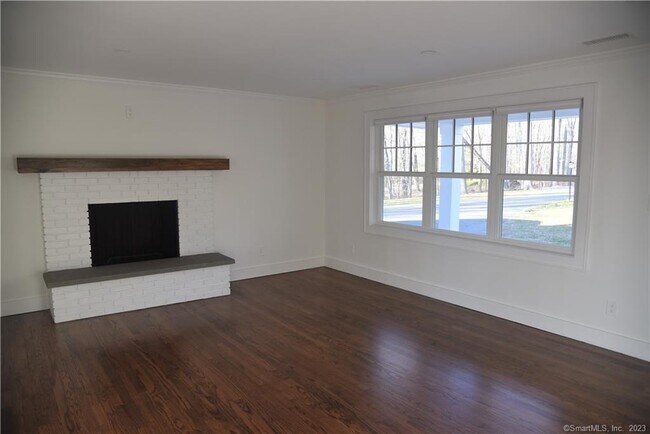 Building Photo - 32 Deer Hill Rd