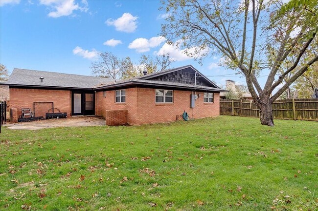 Building Photo - 509 Dean Dr