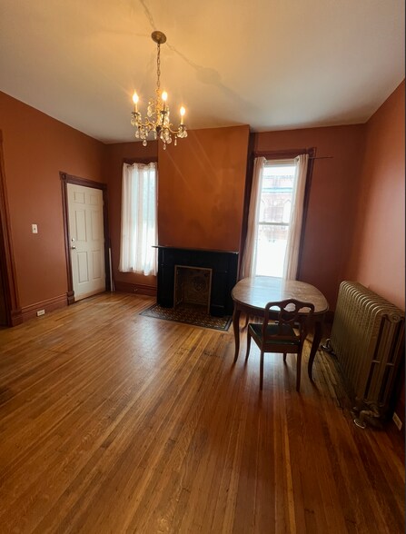 Dining Room - 164 Edward St