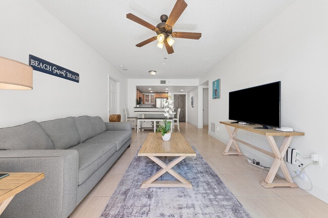 Building Photo - 610 Clematis St