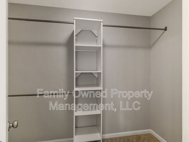 Building Photo - 266 Mayfield Dr