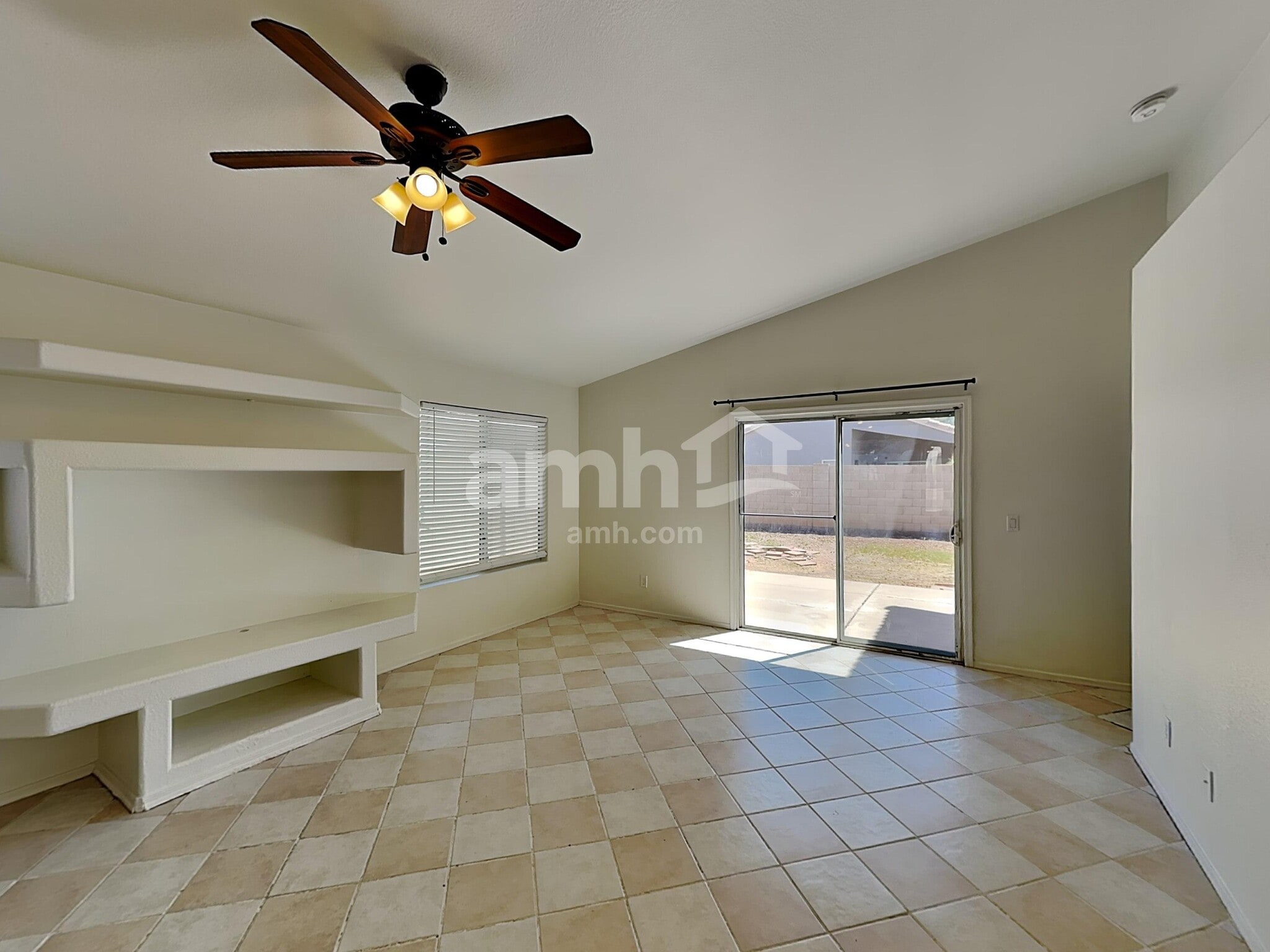 Building Photo - 7729 W Rancho Dr