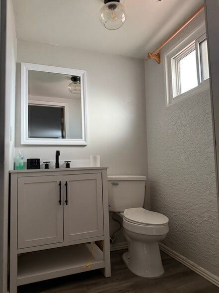 Building Photo - 3634 Alpine Pl