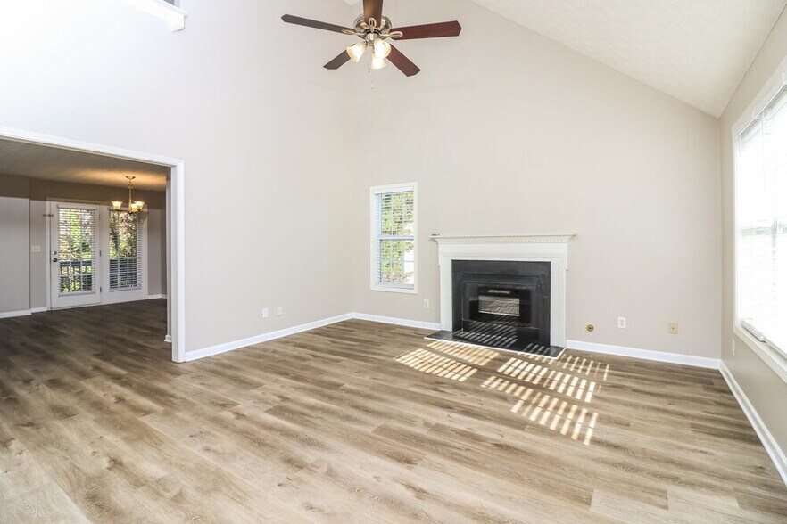 Building Photo - 252 Hillcrest Ridge