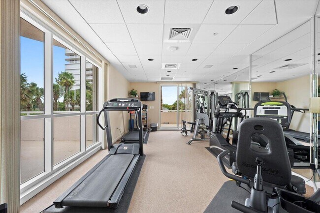 Building Photo - 5051 N Hwy A1A