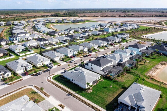 Building Photo - 17548 Canopy Ct