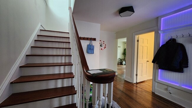 Building Photo - 513 S Brooks St