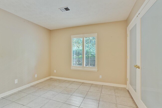 Building Photo - 2949 Torreya Way SE