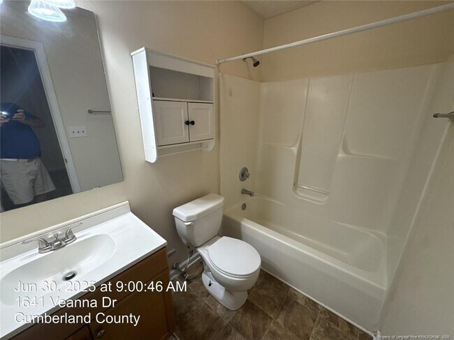 Building Photo - 1641 Veanna Dr