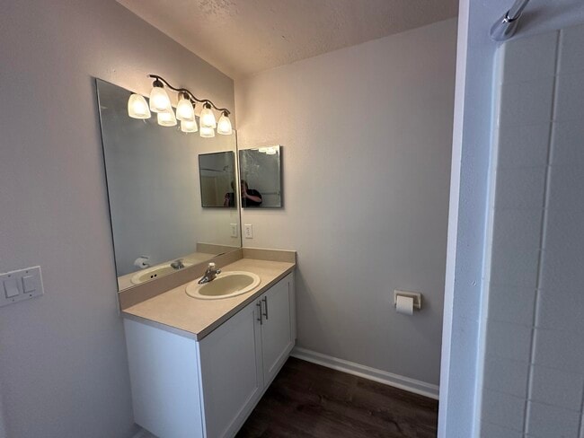 Building Photo - 910 Luminary Cir