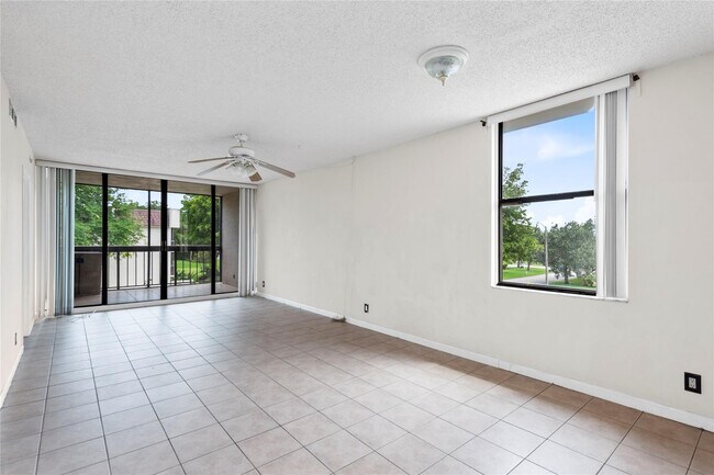 Building Photo - 8429 Forest Hills Dr