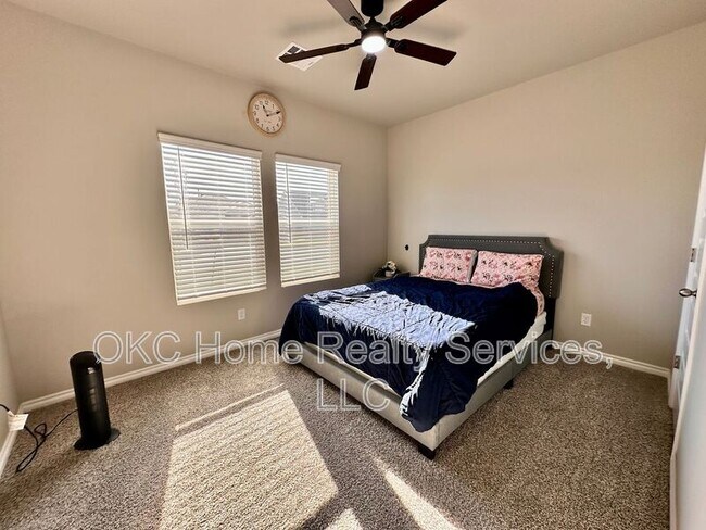 Building Photo - 10341 NW 26th St