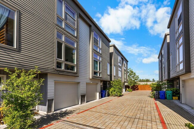 Building Photo - 1217 N Morgan St