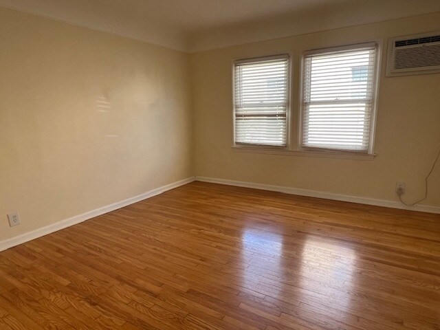 Building Photo - 1026 S Holt Ave