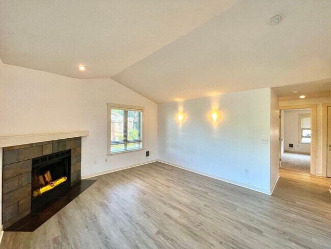 Building Photo - Great Condo For Rent