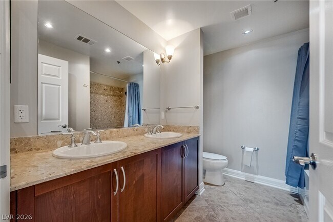 Building Photo - 150 S Las Vegas Blvd