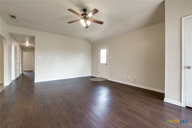 Building Photo - 3606 Dustin Ct