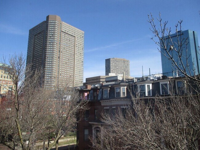 Building Photo - 30 Holyoke St