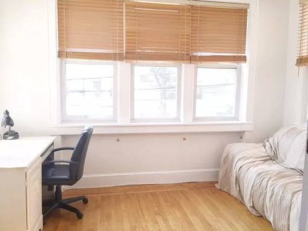 Primary Photo - 712 6th St