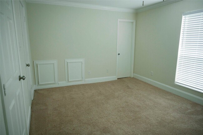 Building Photo - 14209 Briarsage Ct