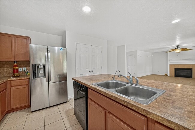 Building Photo - 16547 Lanesborough Dr