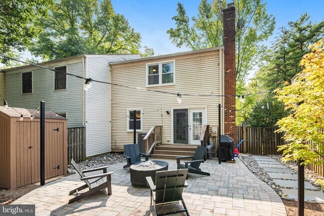 Building Photo - 9008 Piney Grove Dr