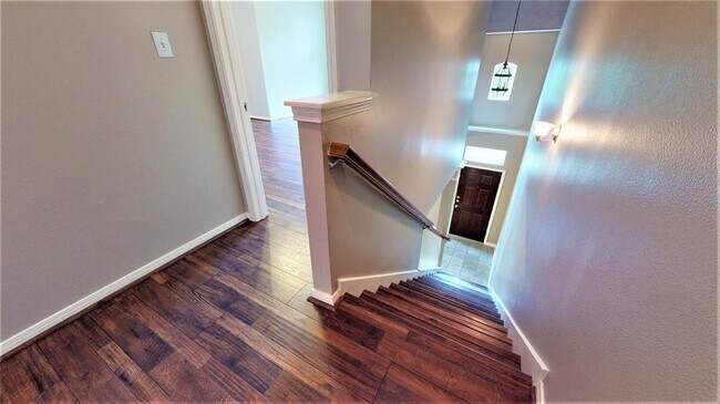 Building Photo - 2104 Gillette St