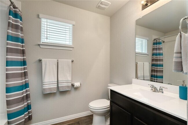 Building Photo - 104 Dunlin Ln