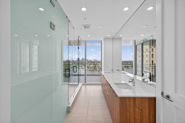 Building Photo - 153 N Seabreeze Blvd