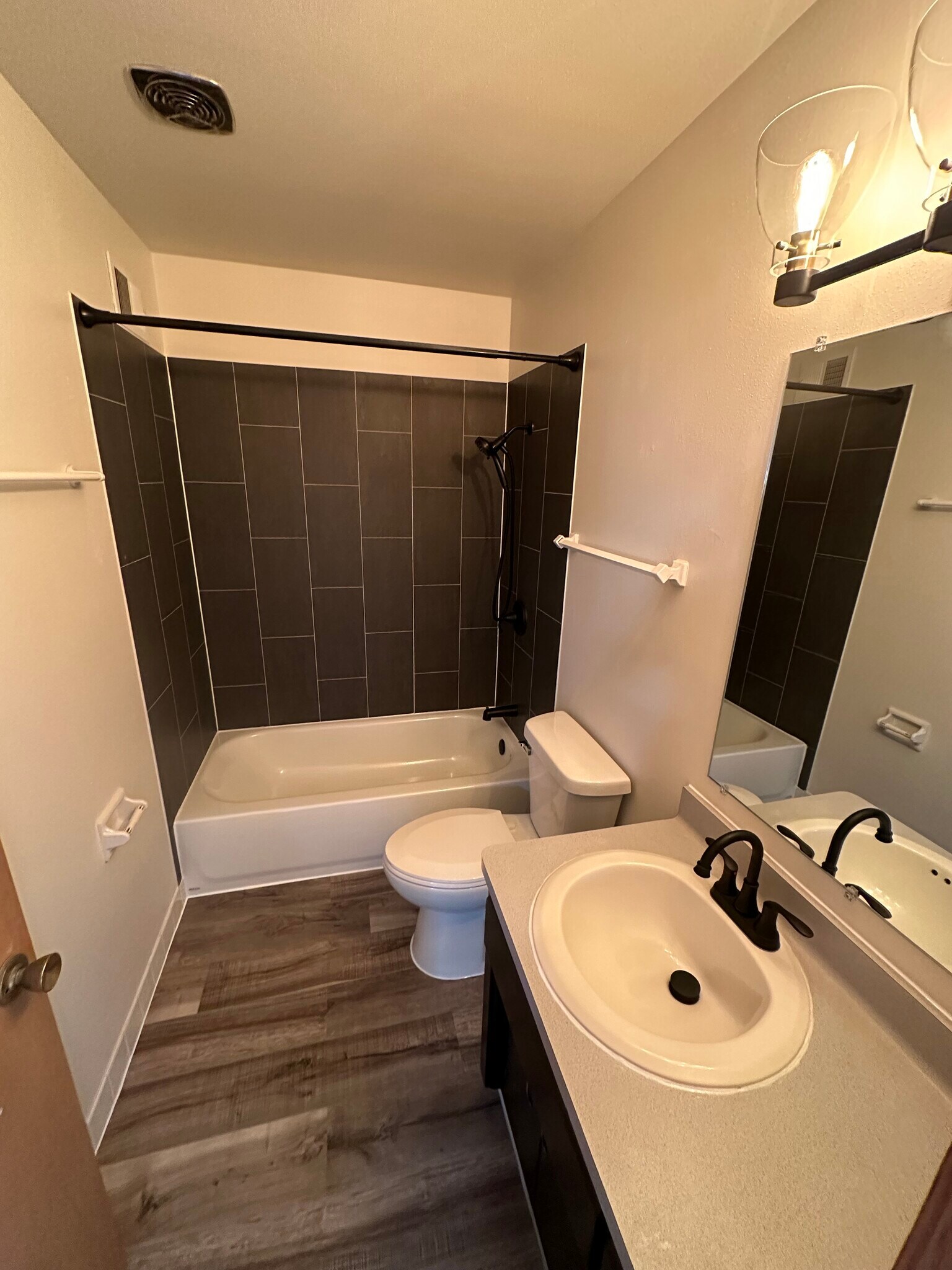 Building Photo - 214 S River St