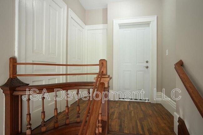 Primary Photo - 519 E 3rd St