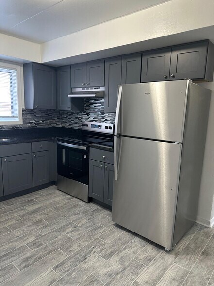 Building Photo - 1400 Carol St