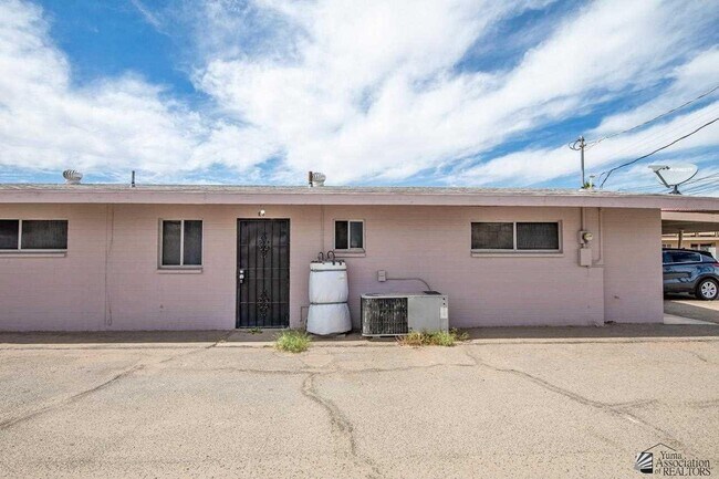 Building Photo - 250 W Catalina Dr