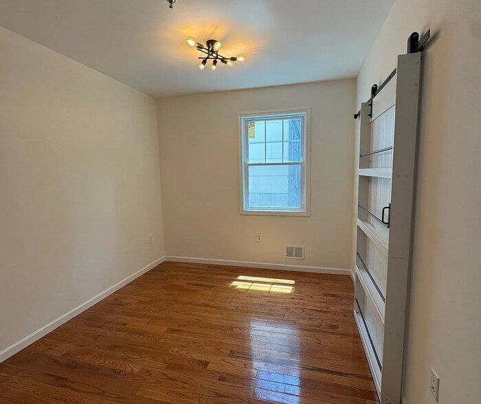 Building Photo - 491 S Clinton St