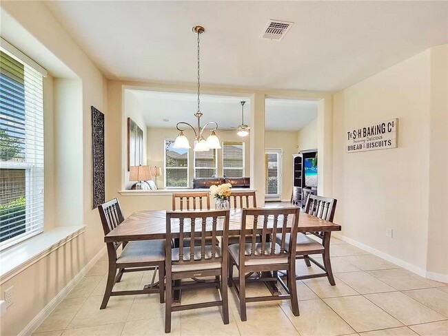 Building Photo - 140 Moulins Ln