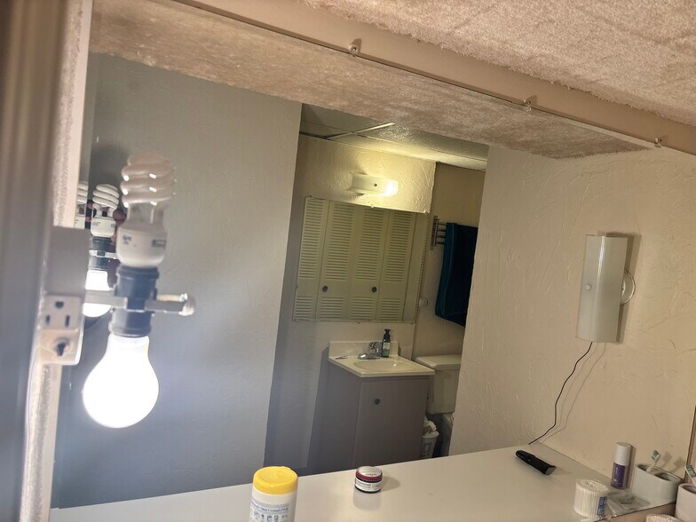 Building Photo - 4331 Sadie Ln