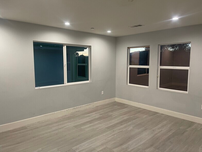 Building Photo - 12662 Bradley Ave