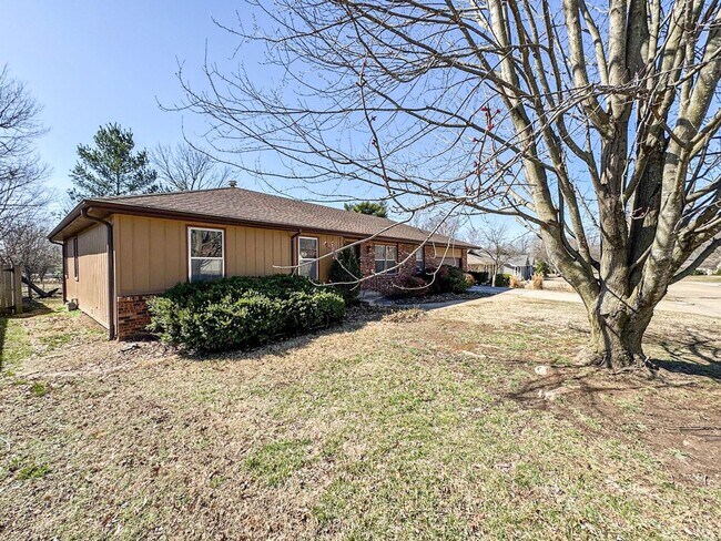 Building Photo - 4 Bed 3 Bath 2 Car Garage