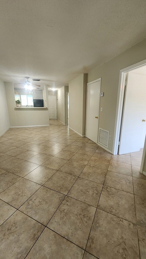 Building Photo - 98442 Windward Ave