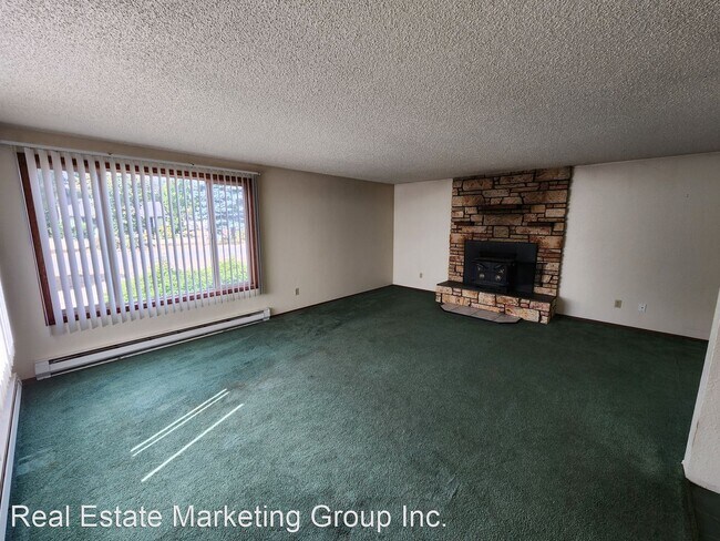Building Photo - 3 br, 2 bath House - 2412 Eureka Ave